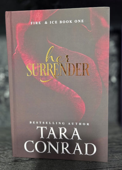 Her Surrender · Fire & Ice Special Edition Hardcover (Foiled, Sprayed Edges)