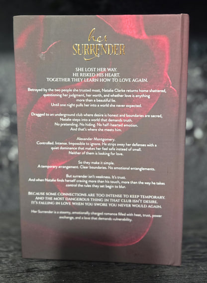 Her Surrender · Fire & Ice Special Edition Hardcover (Foiled, Sprayed Edges)