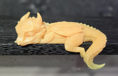 Baby Shelf Dragon